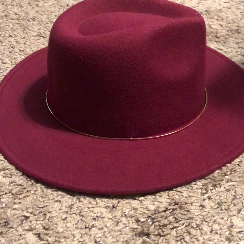 Burgundy hat - Picture 2 of 4
